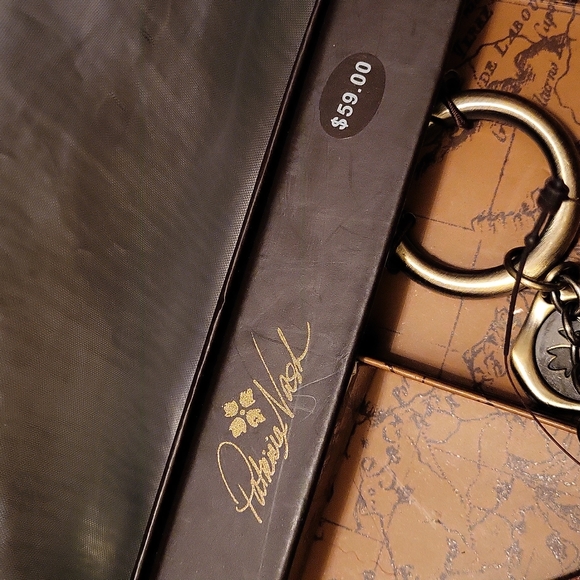 Patricia Nash cardcase & keychain fob - Picture 5 of 5